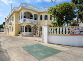 Dela de-Rose Guest House Negril Jamaica, khách sạn ở Negril