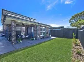 Peaceful 4BDRM Retreat - Lake Access