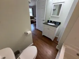 Pet Friendly Strip Stay Near Wineries And Lake