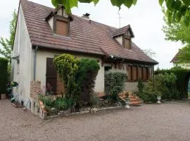Maison familiale spacieuse avec jardin et garage