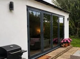 Private Garden Guest House-Patio and Garden Views