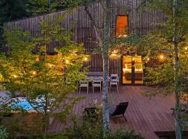 La Râu 663A - Riverside Mountain Chalet with Outdoor Jacuzzi