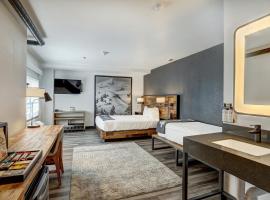Gravity Haus Breckenridge: Breckenridge şehrinde bir otel