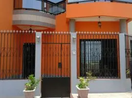 La Maison Orange de Mbao