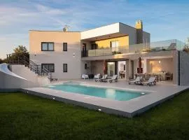 Luxurious Home In Krnica