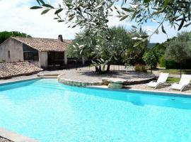 Auberge d'Anais, hotel na may pool sa Entrechaux