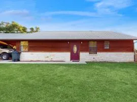 Ranch Home with Hot Tub on 7 Secluded Acres - Minutes to Downtown Fredericksburg
