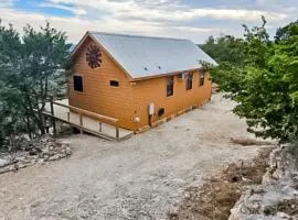 Amazing Hill Country Cabin with Canyon Views, Furnished Deck, Grill, & AC