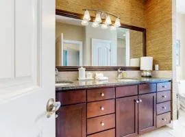 Water-View Condo with Balcony, Smart TVs, Washer/Dryer and Pool