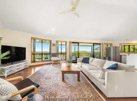Maroochy River Treetop Haven - Scenic & Dog-Friendly