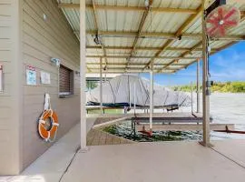 Waterfront House on Lake LBJ with Private Patio & Dock with Full Kitchen, WIFI