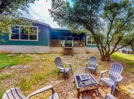 Cozy Lago Vista Home with Private Pool Table, Mile From The Stunning Lake Travis