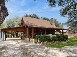 Log Home Retreat with Outdoor Entertainment Area, Lake Nearby, Deer