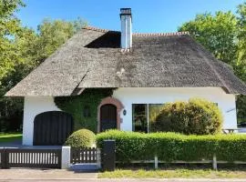 Stunning Home In Oostduinkerke With Wifi
