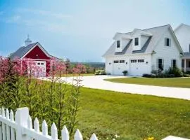 Kettle Moraine Flat by Simple Life Rentals