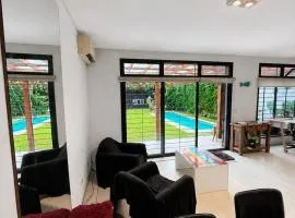 Casa San Isidro pileta jardín parrilla a metros del río