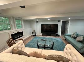 New, Modern, Spacious Guest Suite in Nashua!, hotell sihtkohas Nashua