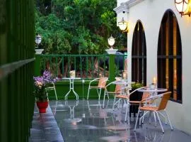 Bangluang Boutique Hotel nearby Wat Arun