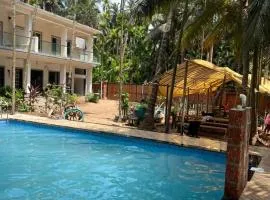 Holiday sands resort - stay by the beach