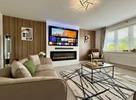 Spacious 4 Bedroom Home With 3 Bathrooms And Driveway Parking