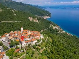Nice Apartment In Moscenicka Draga With Wifi