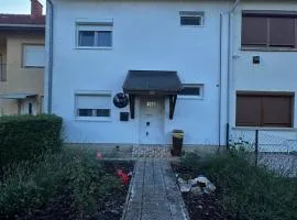 Arnold Apartmanház