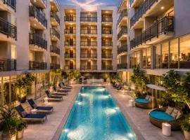 Stylish Apt Near Americana
