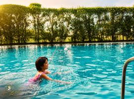 Eiyuu Hotels & Resort, hotel i Jhirna
