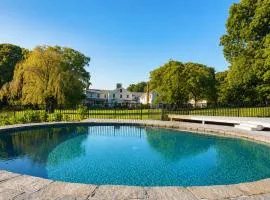 6BR Easton House with Pool, Hot Tub & Big Yard
