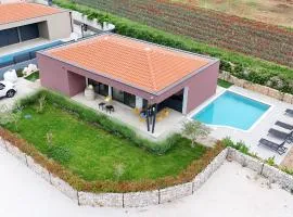 Vila Dora with Private Pool