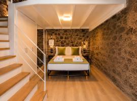 Social Lodge Galinho House - Sea View - Calheta, hotel v destinaci Estreito da Calheta