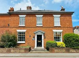Alresford House - 3 Bedroom Apartment