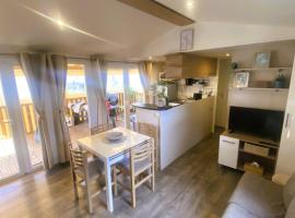 Mobil-Home Prestige 3 Chambres Camping Mar Estang 4 Bord de Mer Cli، فندق في كانيه ان روسيلون