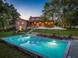 Villa Tre Colonne for 10 persons in Central Istria with 60 m2 private pool, mini golf & sauna