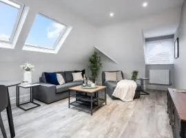 SOBO Loft Sleek Southbourne 2-Bedroom Apartment Close to SOBO Beach