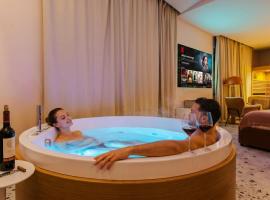 Love Room Strasbourg, Suite Ibiza, Balnéo & Sauna, hôtel à Strasbourg