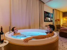 Love Room Strasbourg, Suite Ibiza, Balnéo & Sauna