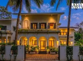 StayVista at Casa Riva with Pool & Lawn