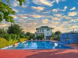 Corbett Treat Resort