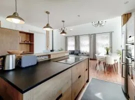 The Old Coach House, Luxury Harbourside Apartment