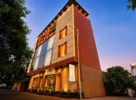 Hotel Shri Govindam Banaras with Parking