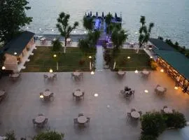 Grand Koru Hotel Beach