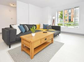 Kiln Side 3BDR House with Free Parking and Garden, hotel a Etruria