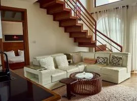 WHITE HOUSE Your Cozy Modern Escape
