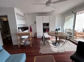 Apartment with sea view terrace and swimming pool