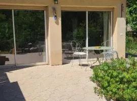 La Laghetanne, idéalement située entre Nice et Monaco Maison Indépendante Voiture indispensable