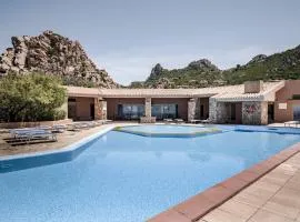 Bright little villa with a sea view