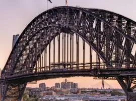 Opera House Retreat - Opera House & Bridge View