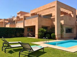 Chez Maya Luxury Villa with Private Pool & Golf View Marrakech, hotel u gradu Marakeš