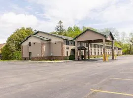 Quality Inn & Suites Marinette